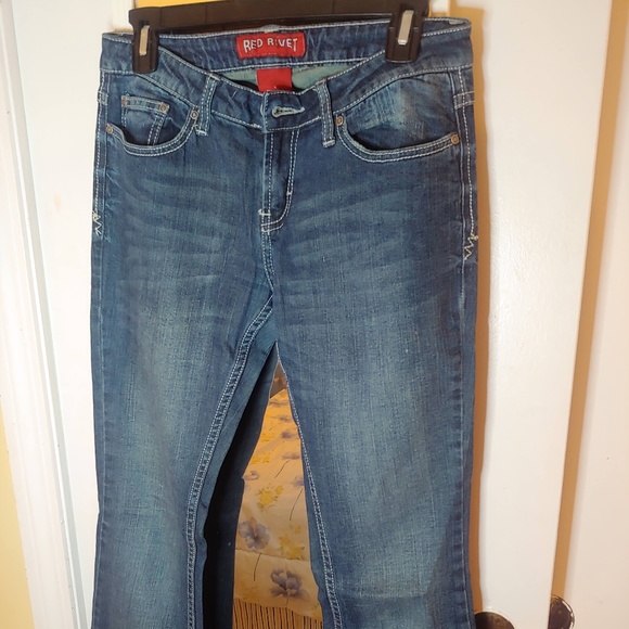 Red Rivet Straight Leg Low Rise Jr Jeans (9) - Picture 2 of 7